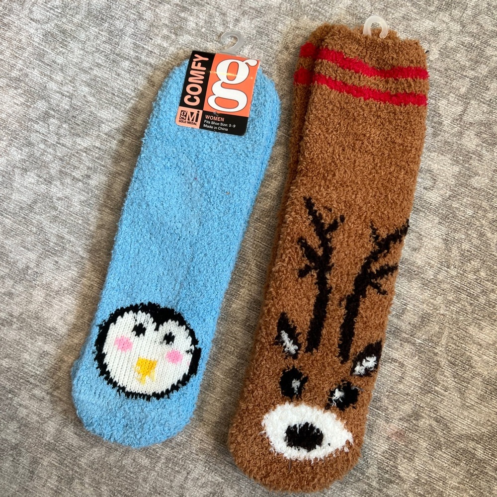2 pairs of cozy fussy socks